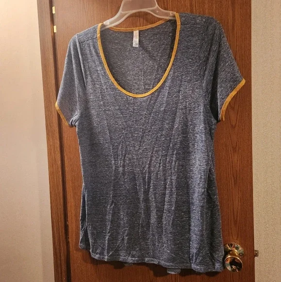 LuLaRoe XL Basic Blue Short Sleeve Tee - Picture 2 of 6